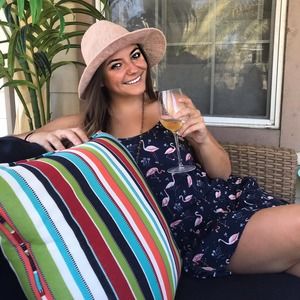 Meet your Posher, Julia